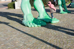 Sylt Füsse am Bahnhof
